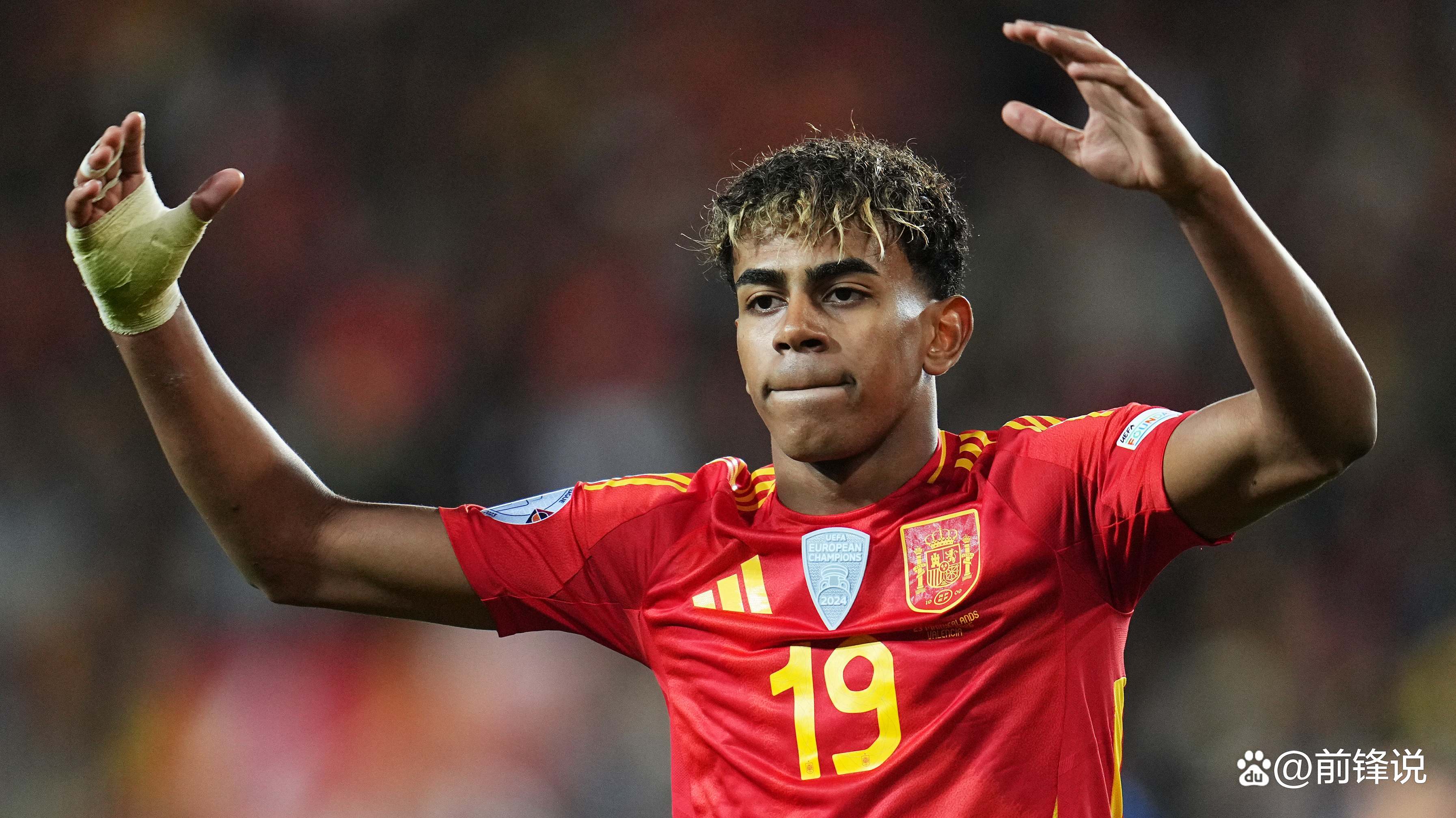 莱万多夫斯基爆冷击败FPX，回归赛场引爆全场！