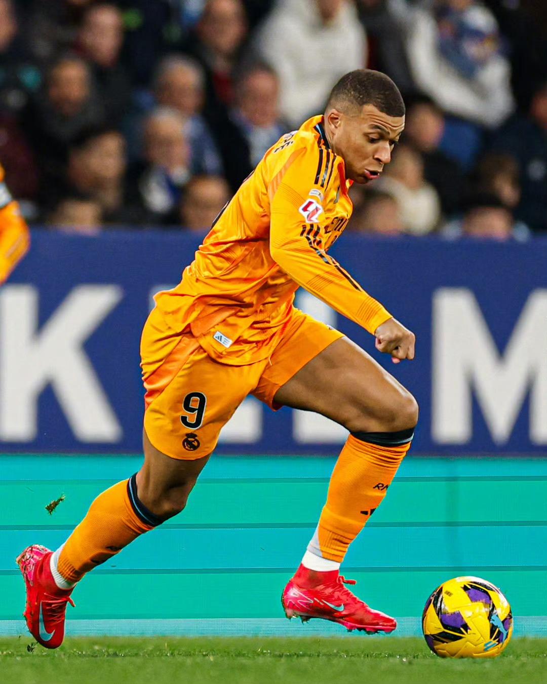 皇马后卫神勇救险，助球队成功保级，地址研究.