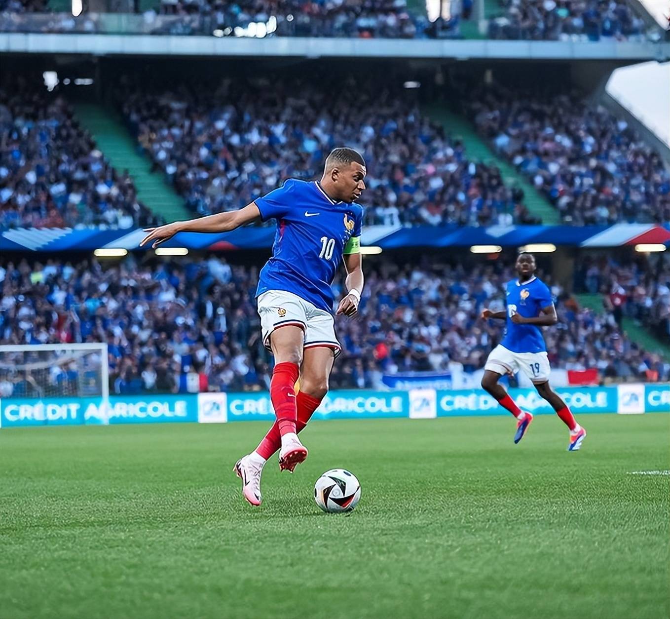 姆巴佩在SKT比赛中持续失利，出色发挥引发热议！的简单介绍